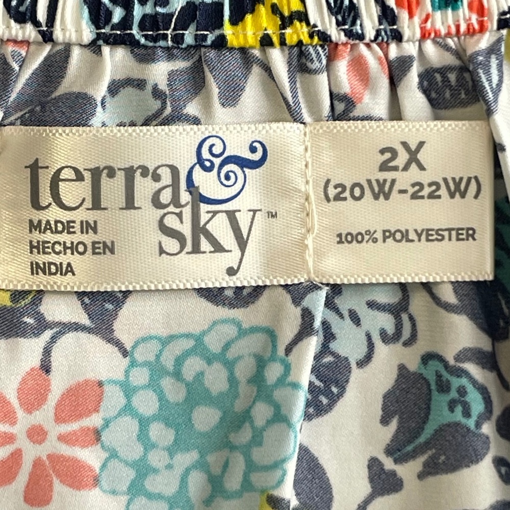 Women’s NWT 2X Terra & Sky Multi Floral Pastels Top - Picture 9 of 15